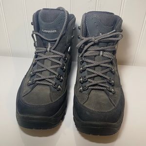 Men’s Lowa Hiking boots